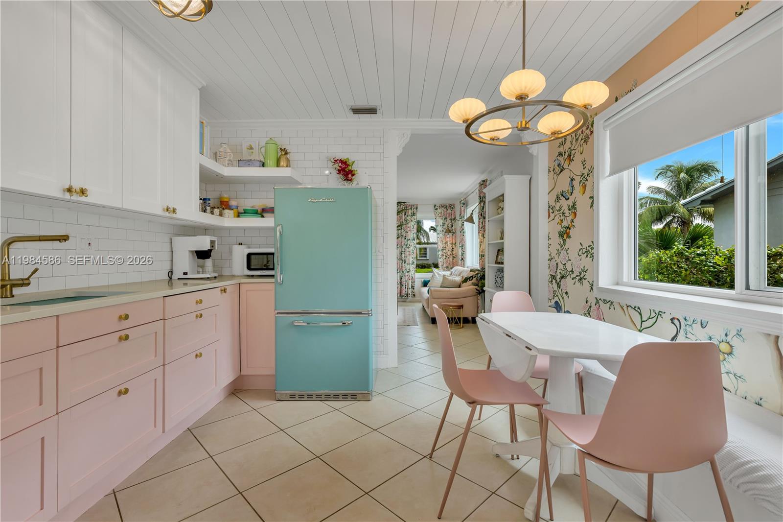 SUNSET TRAILS - Residential