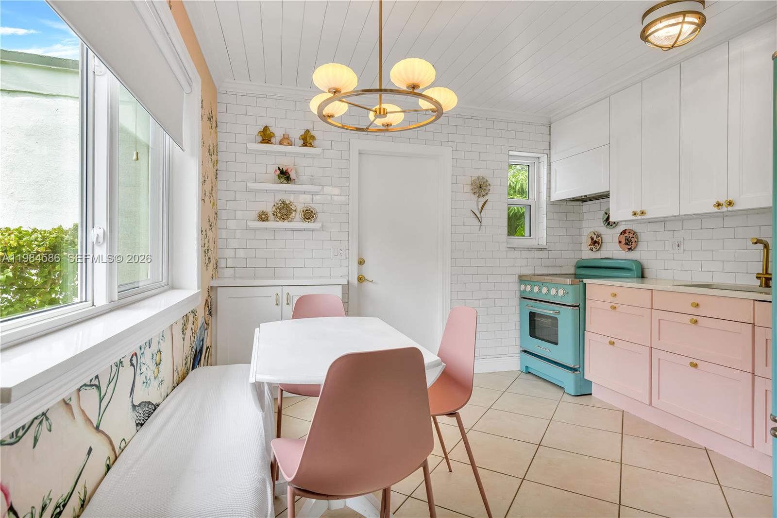 SUNSET TRAILS - Residential