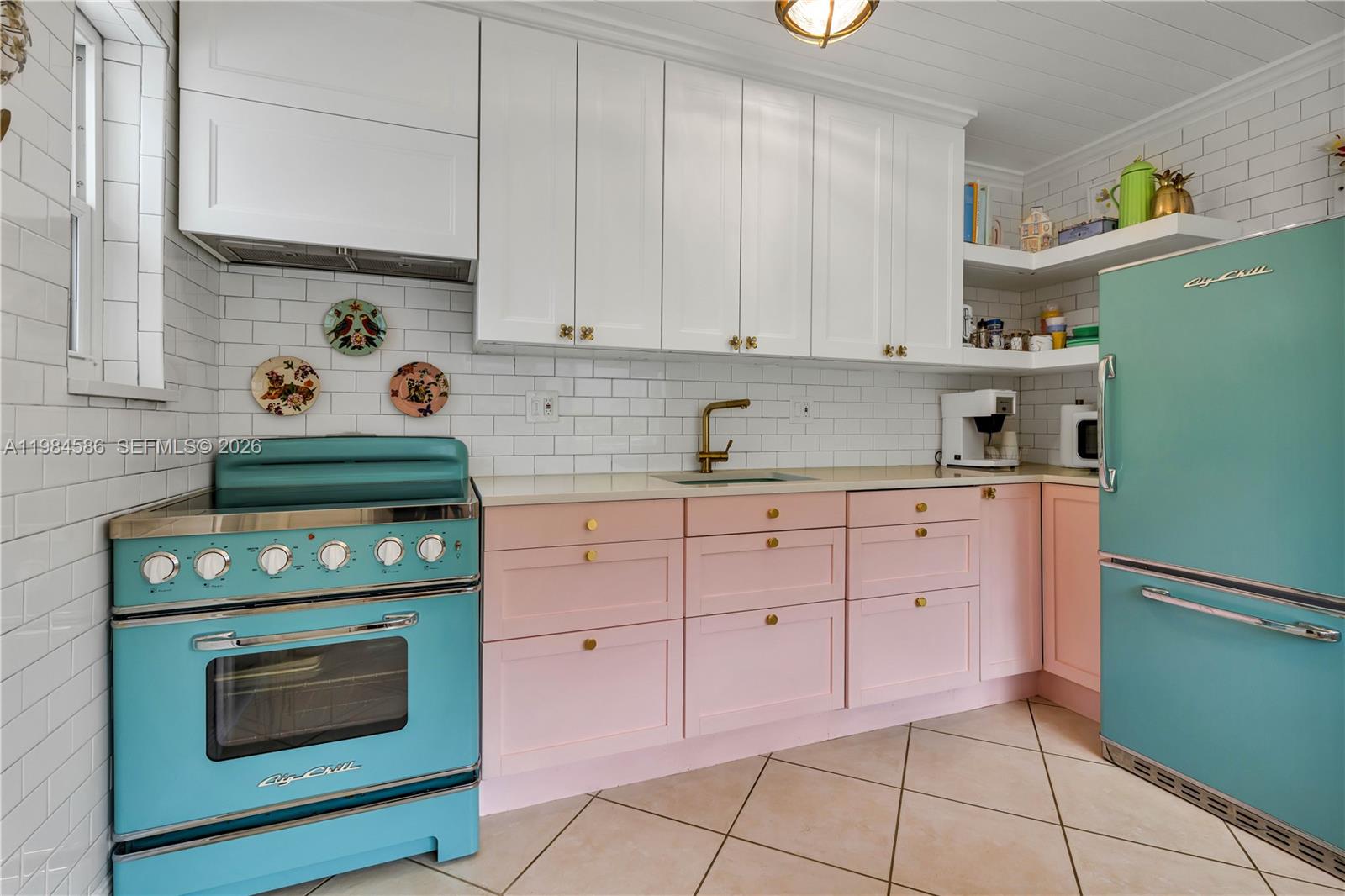 SUNSET TRAILS - Residential