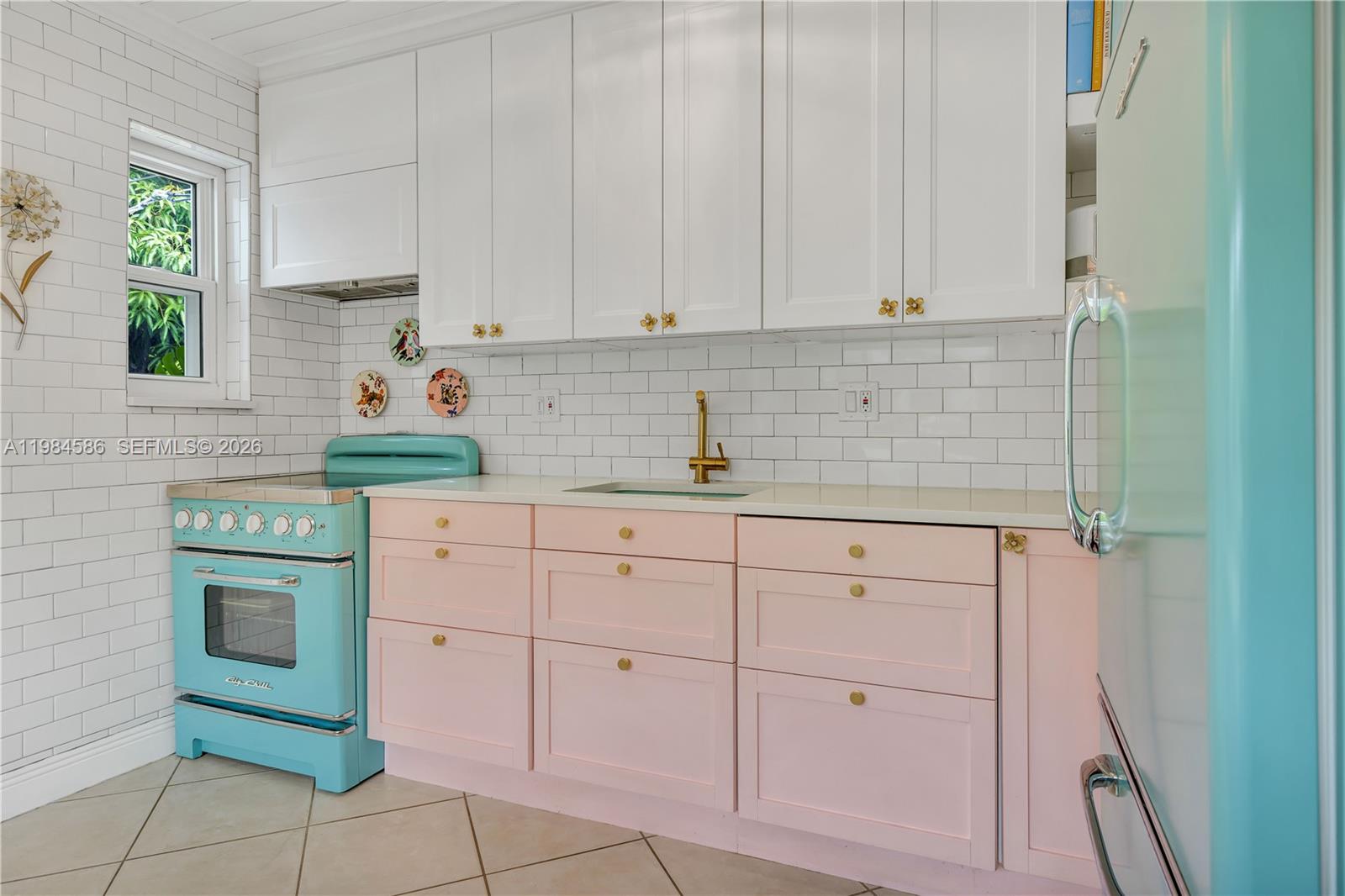 SUNSET TRAILS - Residential