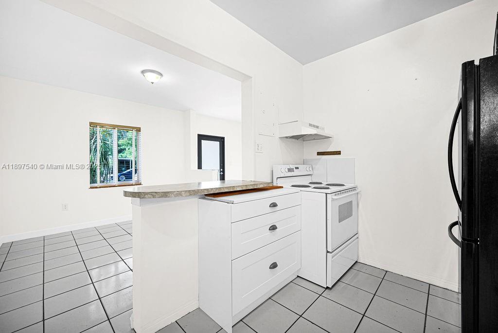 RIVIERA ESTATES 1ST ADDN - Residential Lease