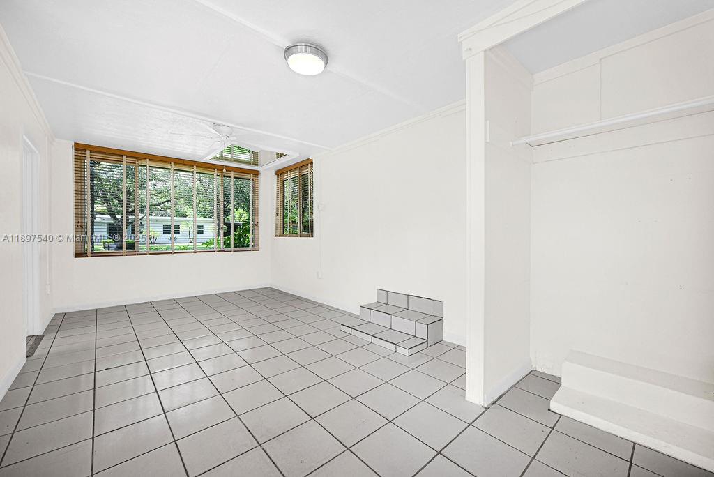 RIVIERA ESTATES 1ST ADDN - Residential Lease