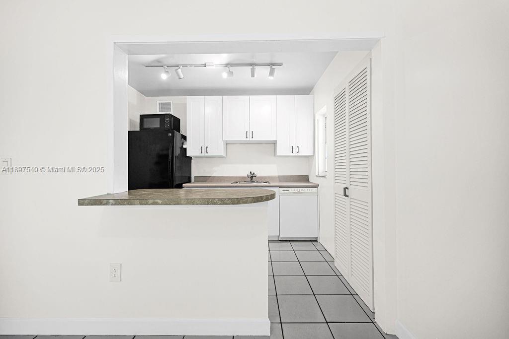 RIVIERA ESTATES 1ST ADDN - Residential Lease