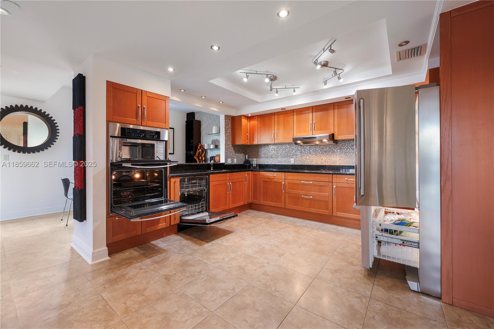 TERRACES OF THE ISLE COND - Residential