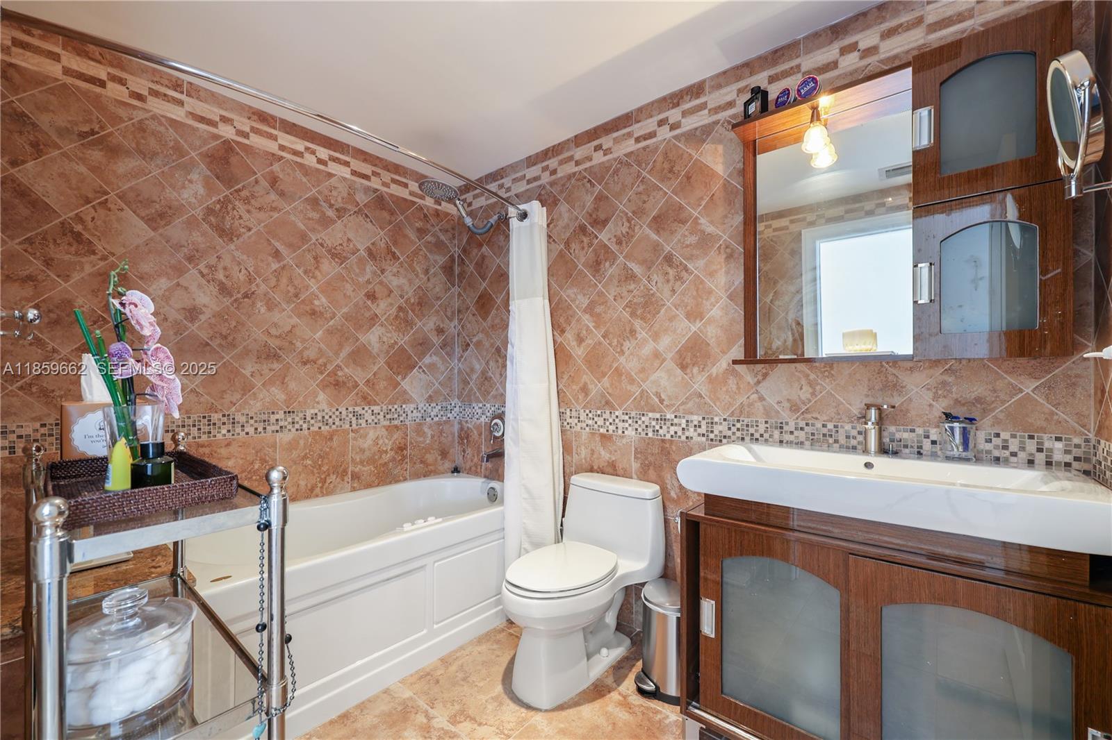 TERRACES OF THE ISLE COND - Residential