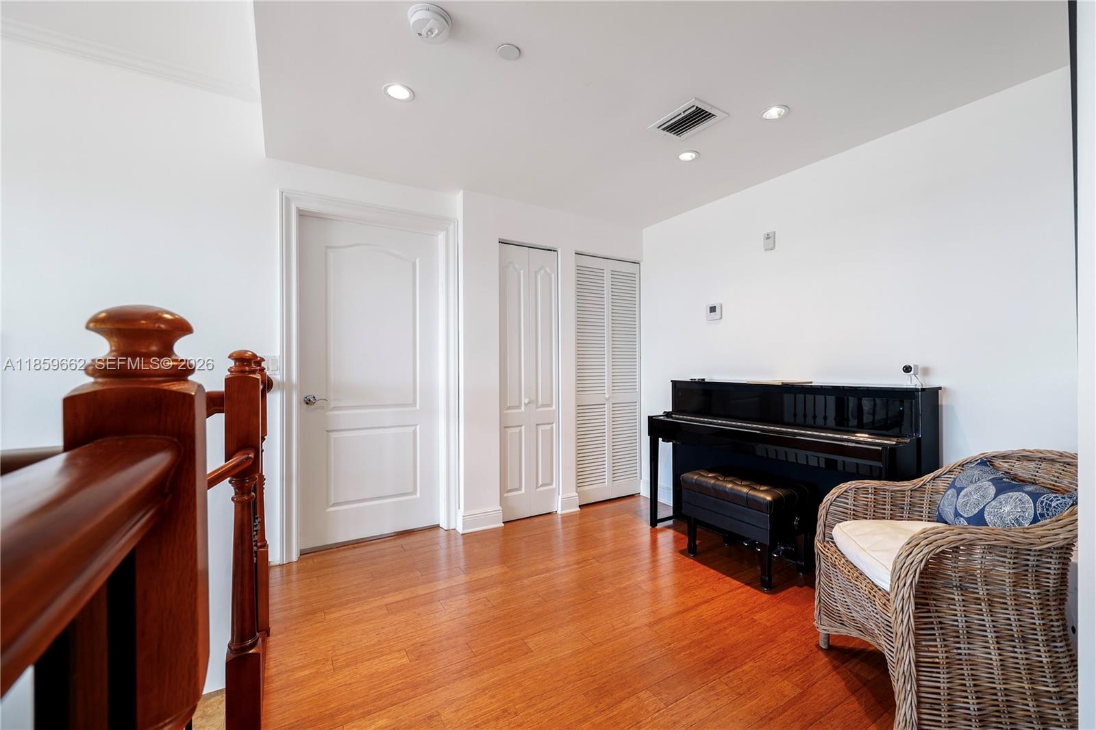 TERRACES OF THE ISLE COND - Residential