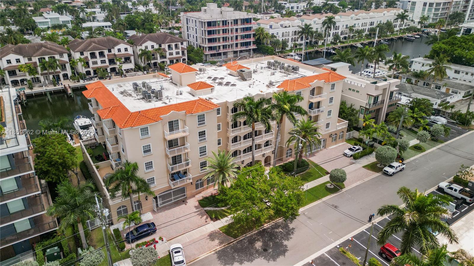 TERRACES OF THE ISLE COND - Residential