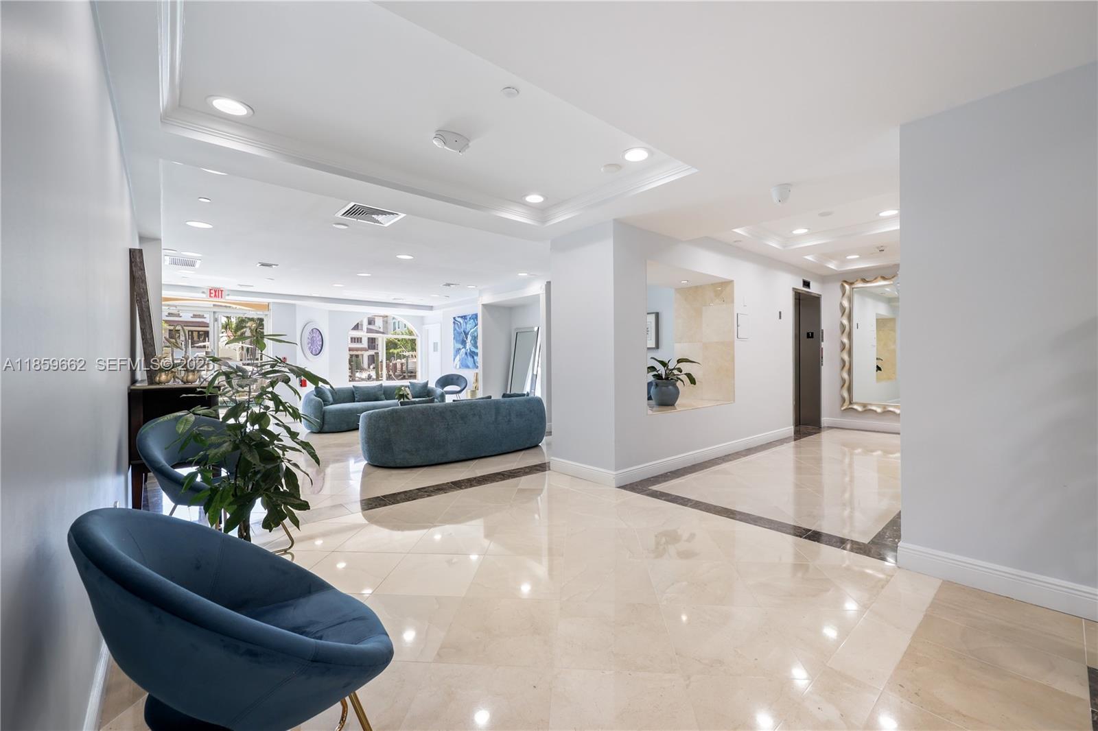 TERRACES OF THE ISLE COND - Residential