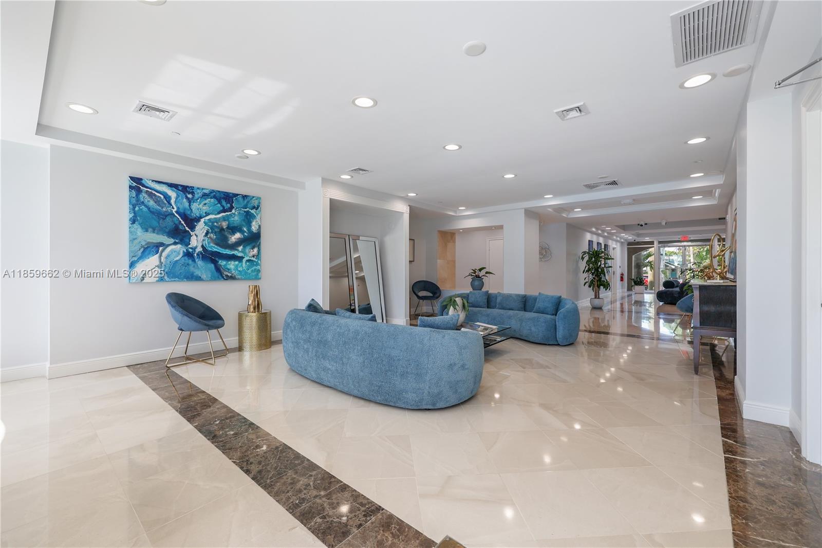 TERRACES OF THE ISLE COND - Residential