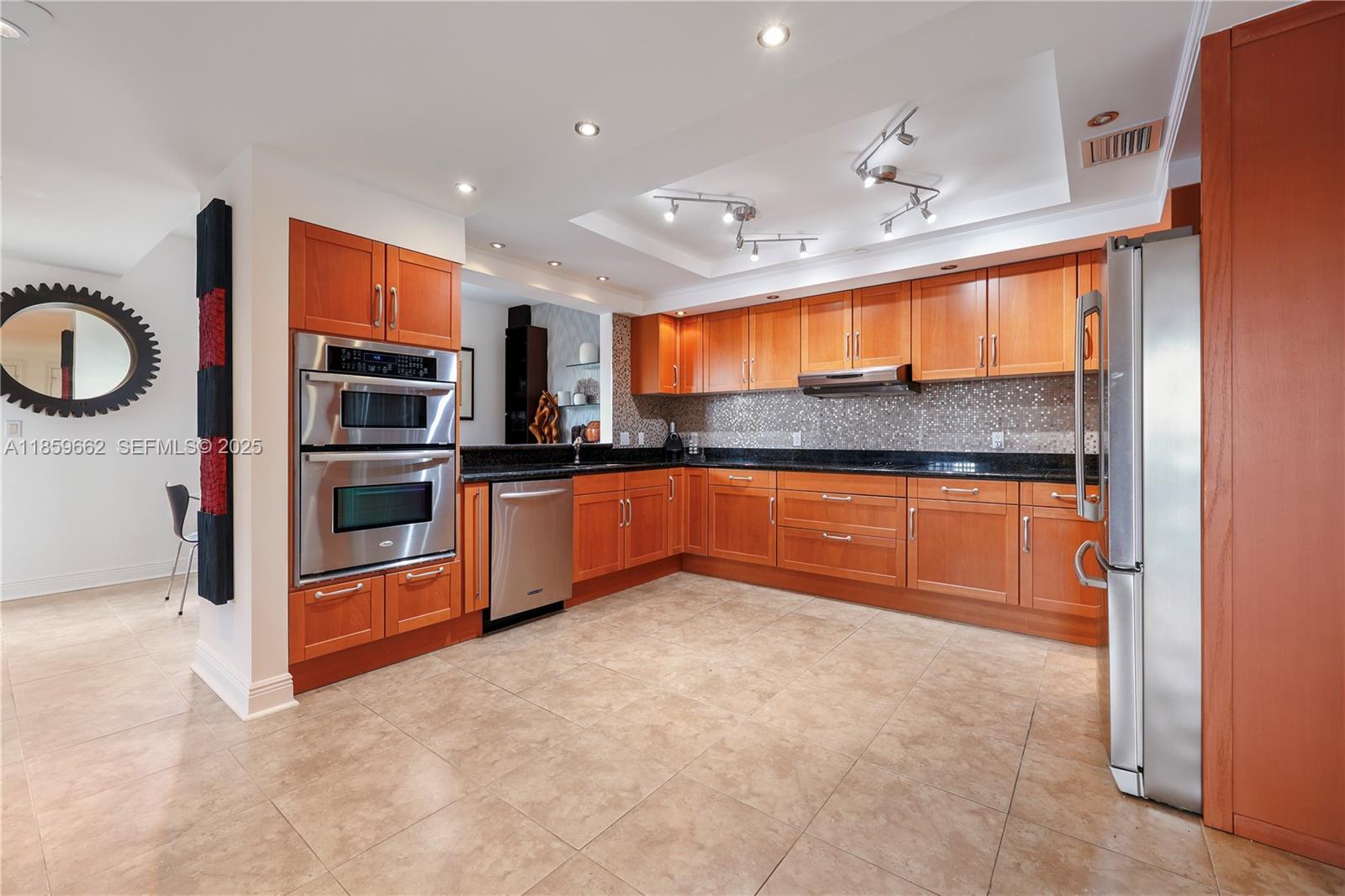 TERRACES OF THE ISLE COND - Residential