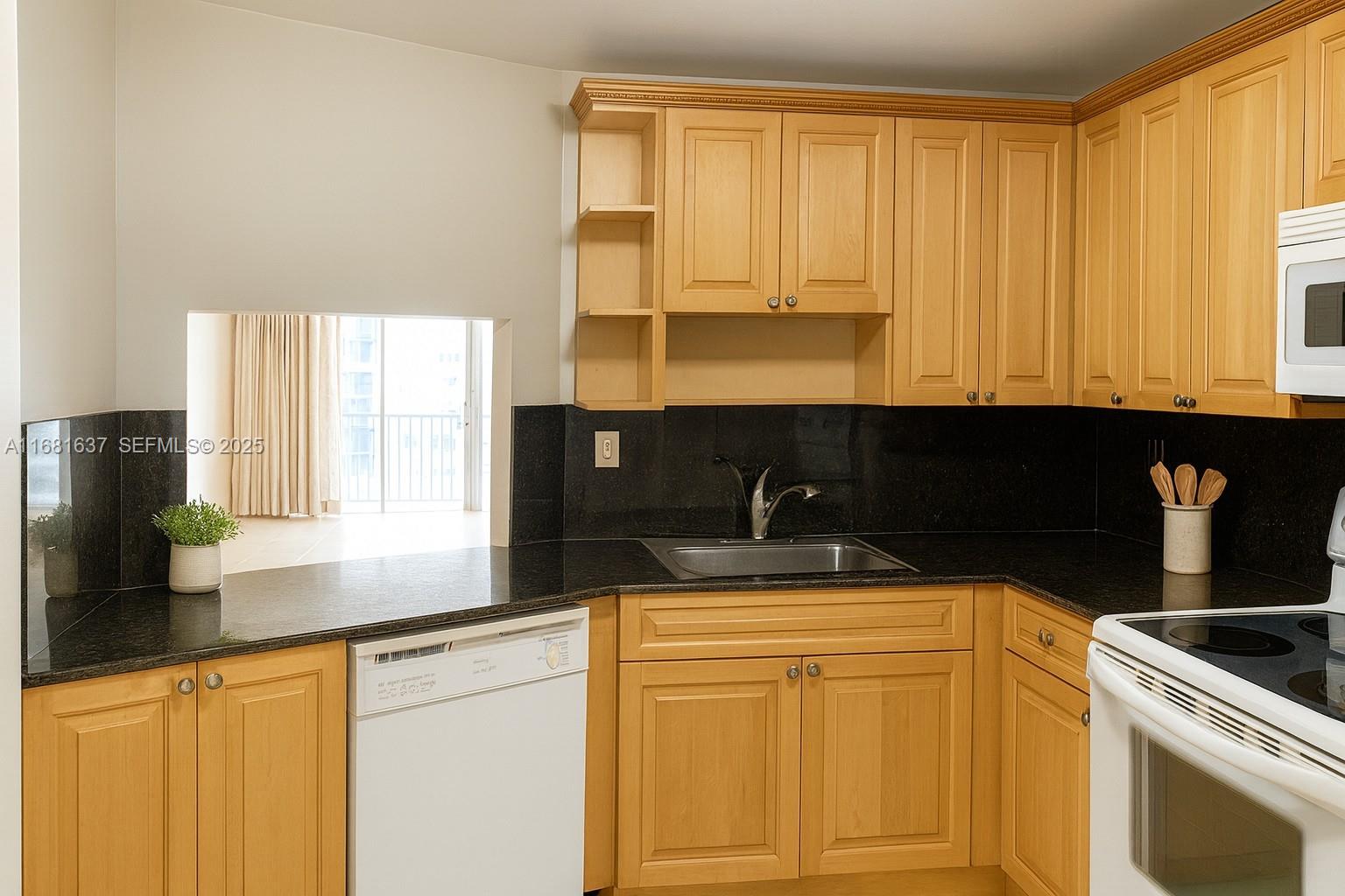 1750 NE 191st St 816-3