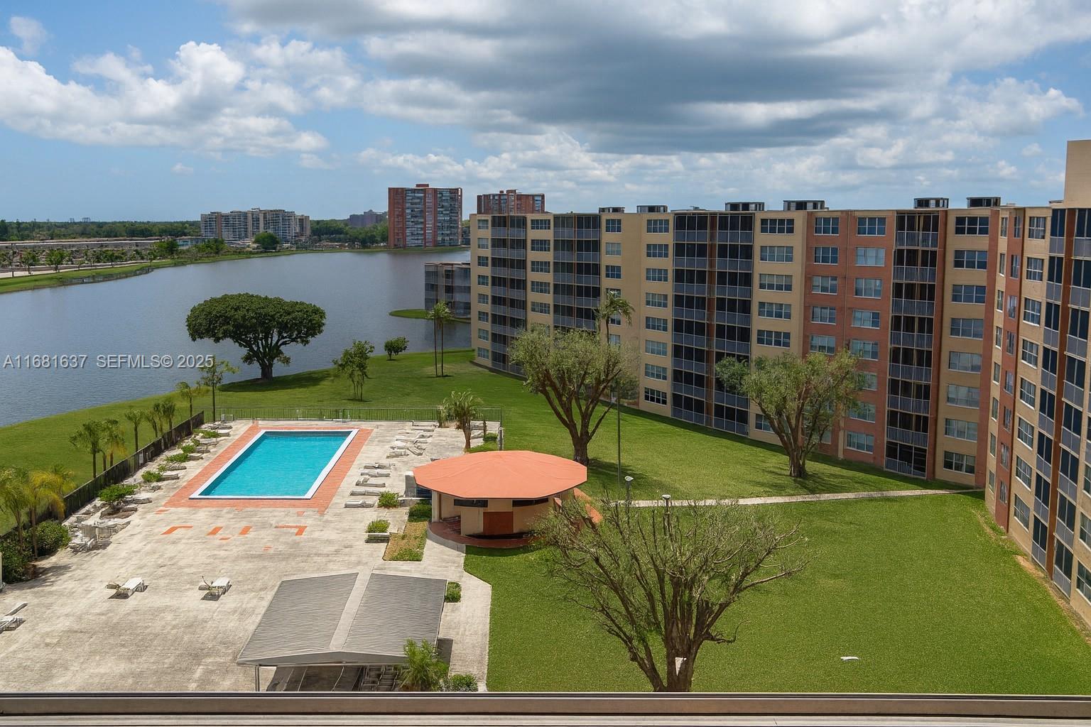 1750 NE 191st St 816-3