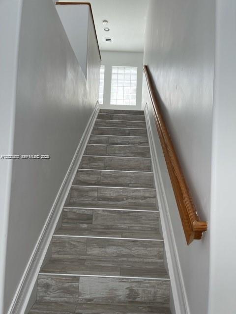 AVENTURA LAKES PHASE 1 - Residential Lease