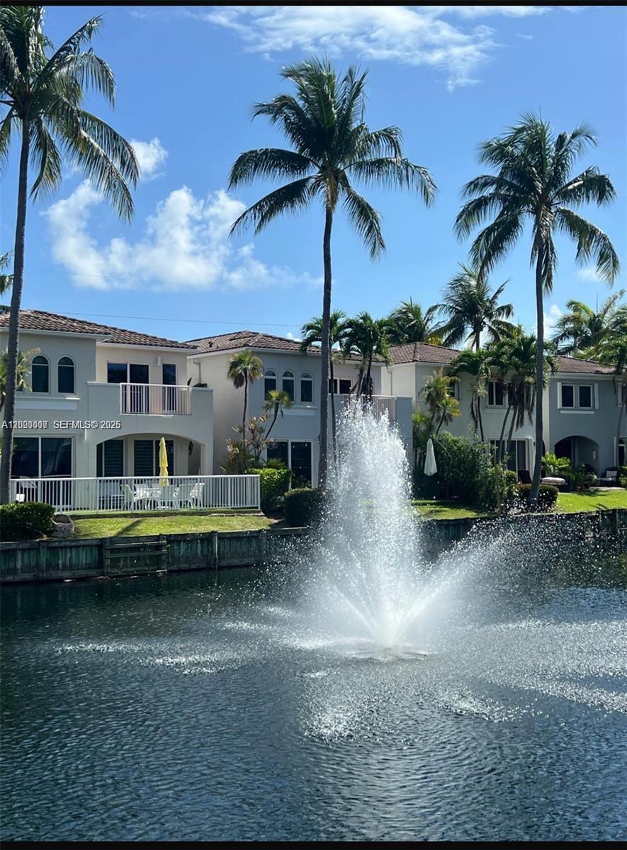 AVENTURA LAKES PHASE 1 - Residential Lease