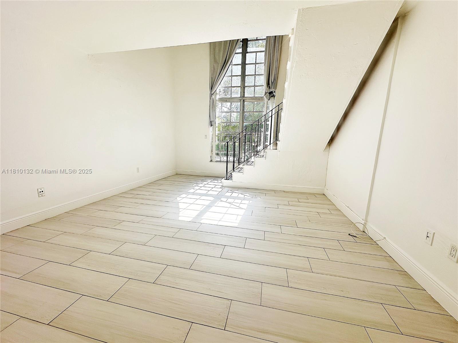 10901 N Kendall Dr 211