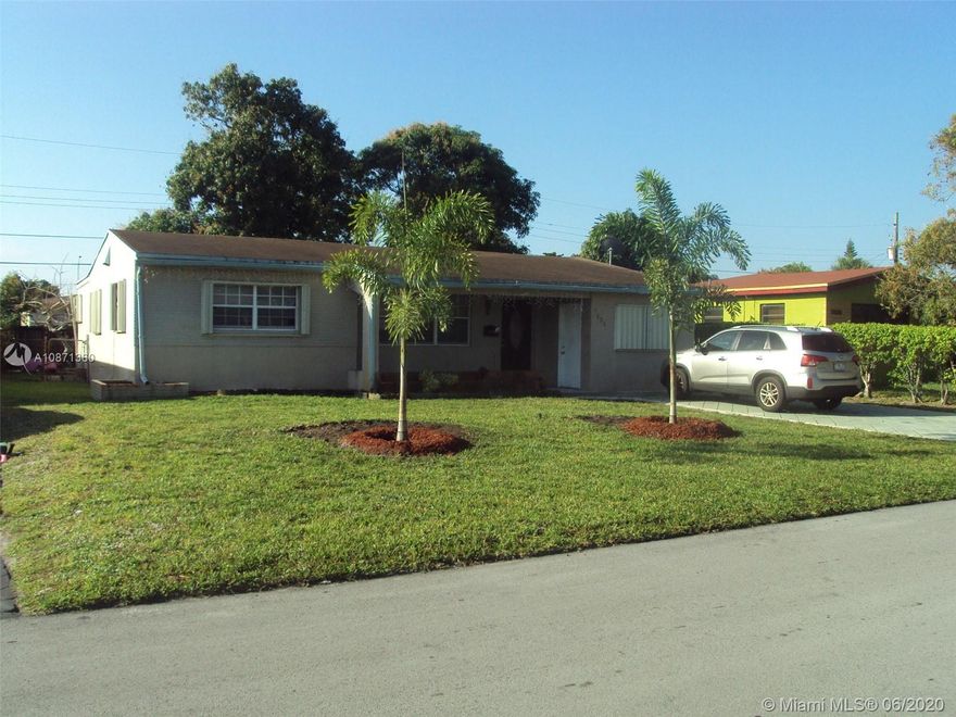 4/3 HOUSE IN THE HEART OF MIRAMAR .PERFECT FOR A LARGE FAMILY .ROOF IS ABOUT 6 YEARS OLD THE ROOM IN THE FRONT IS PERFECT FOR RENTAL AS IT HAS ITS OWN ENTRANCE OR FOR AN ADULT CHILD. LOCATION IS PERFECT. CLOSE TO PUBLIC TRANSPORTATION , STORES, CHURCHES, SUPERMARKETS. TAKE A CONTRACT WHEN YOU SHOW THIS ONE.