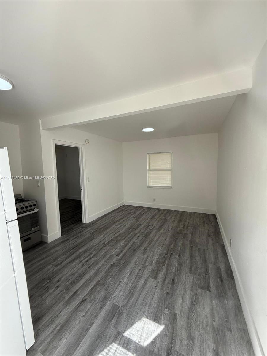 855 Nw 3rd Ter 16, Dania Beach, Miami-Dade County, Florida - 1 Bedrooms  
1 Bathrooms - 