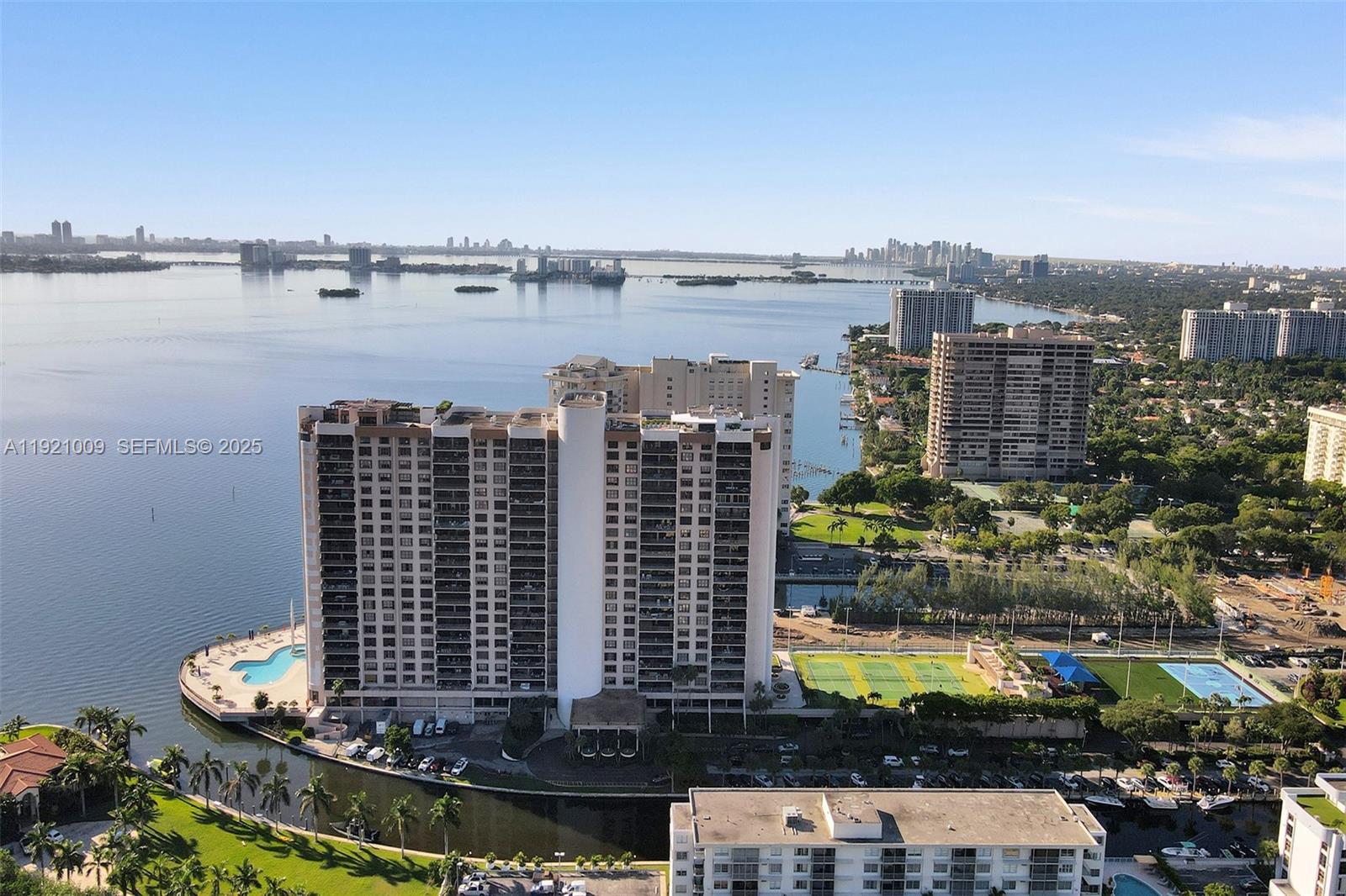 CRICKET CLUB CONDO - Residential