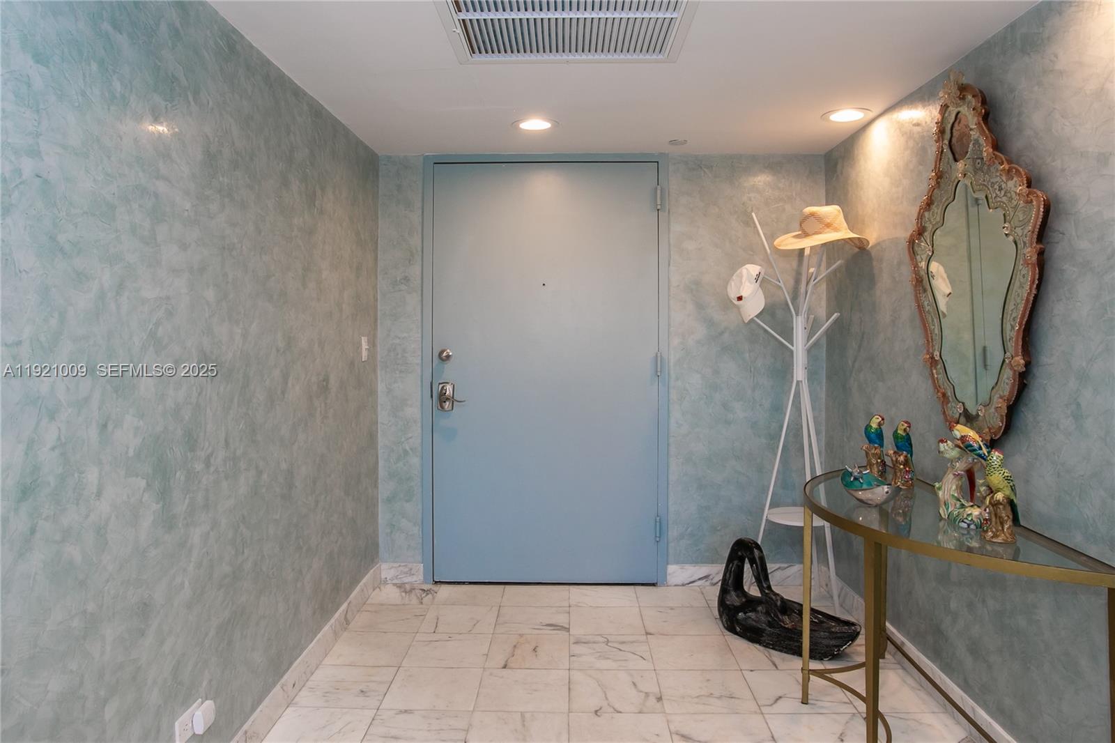 CRICKET CLUB CONDO - Residential