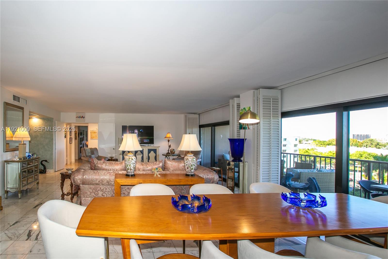 CRICKET CLUB CONDO - Residential