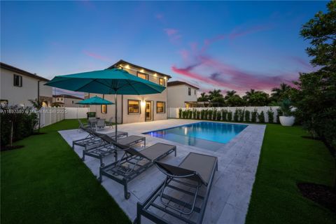 10800 W 35th Way Hialeah FL 33018
