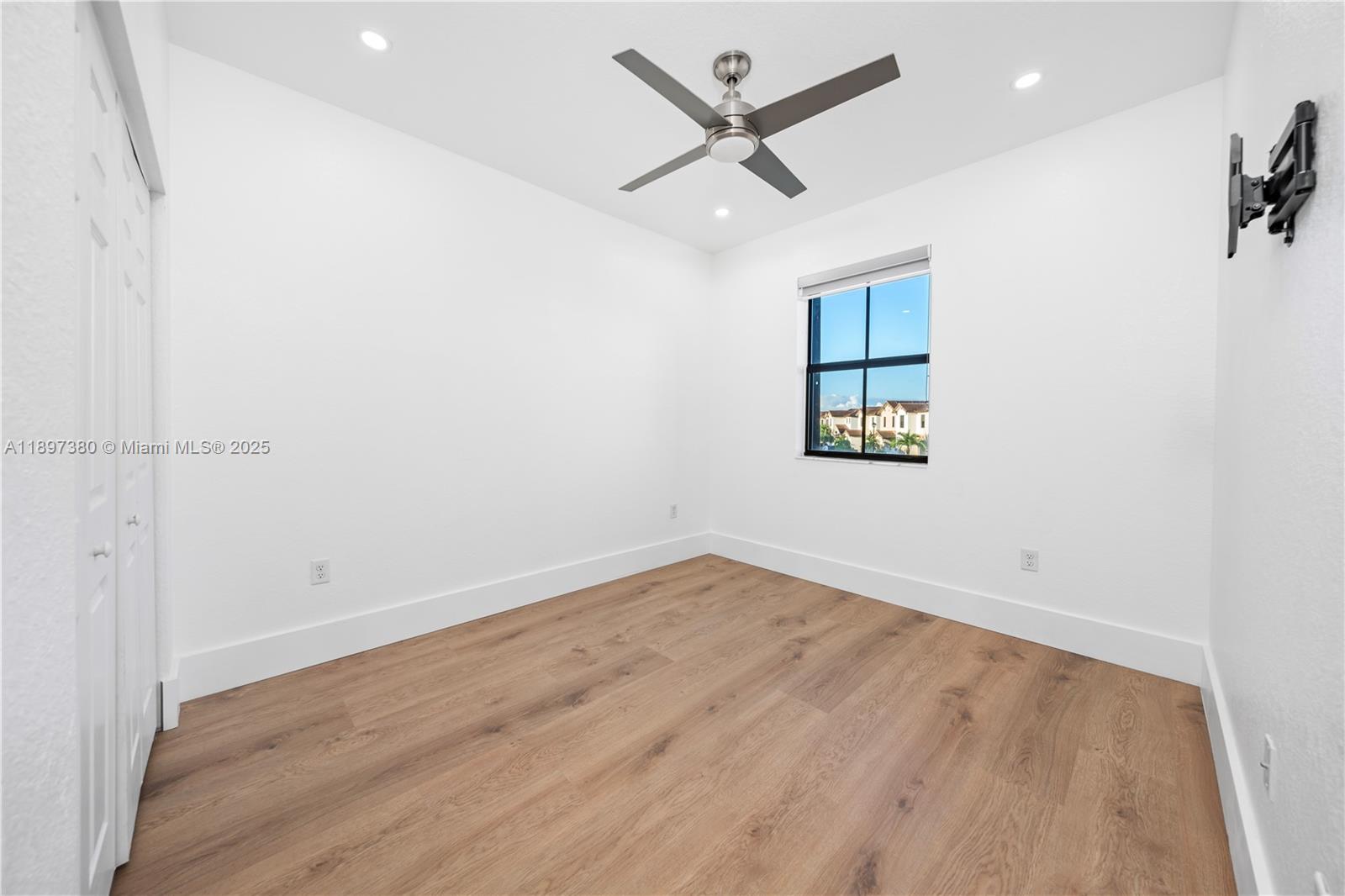 AQUABELLA NORTH - Residential