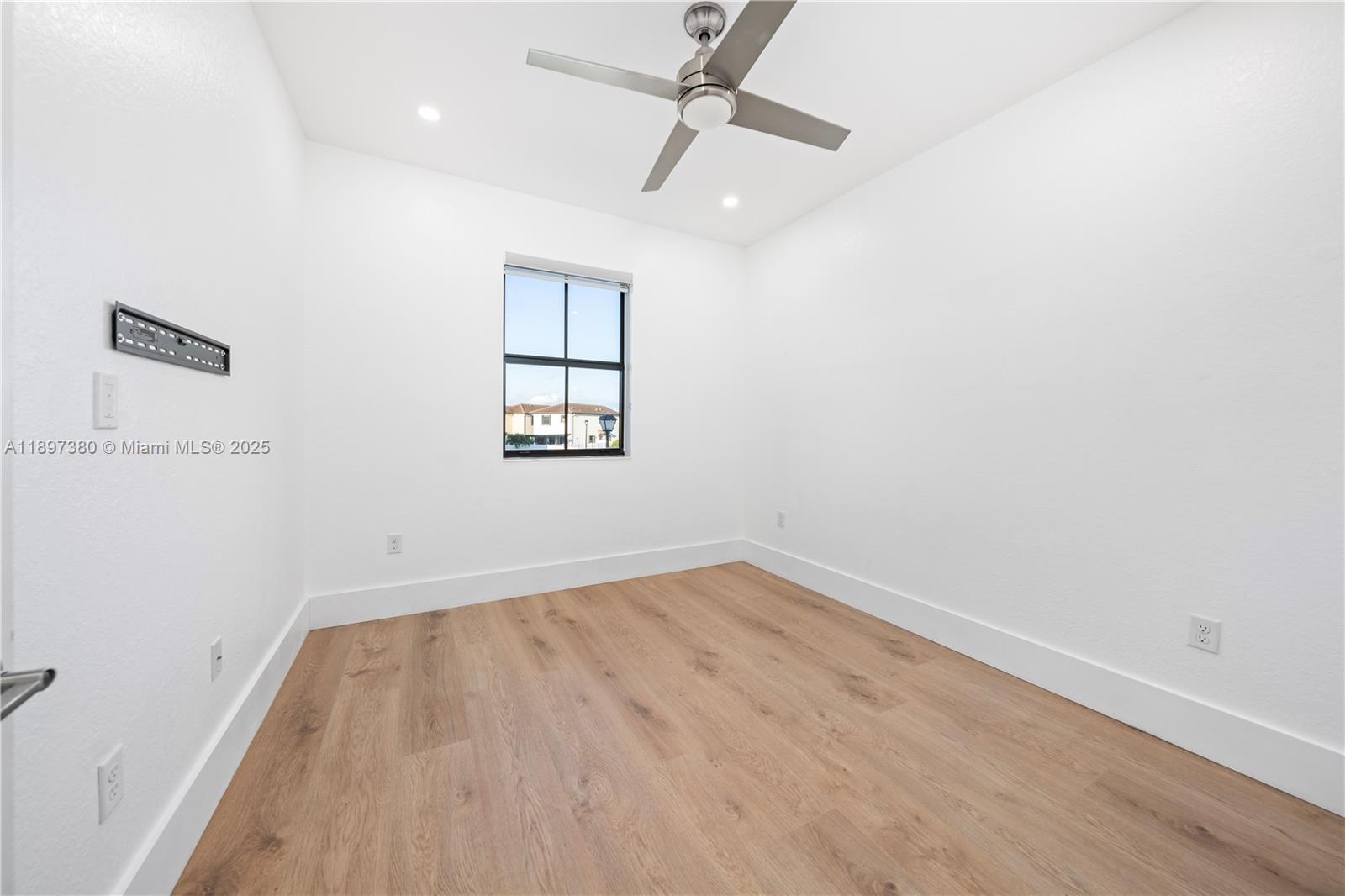 AQUABELLA NORTH - Residential