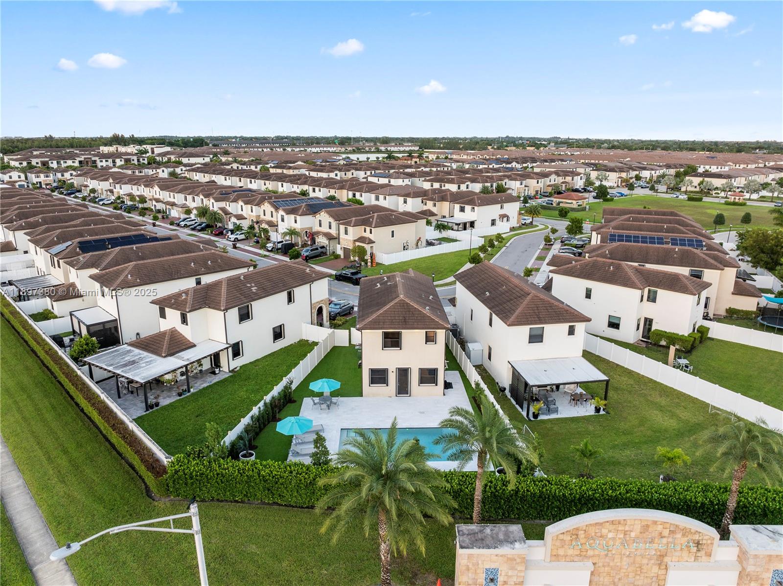 AQUABELLA NORTH - Residential