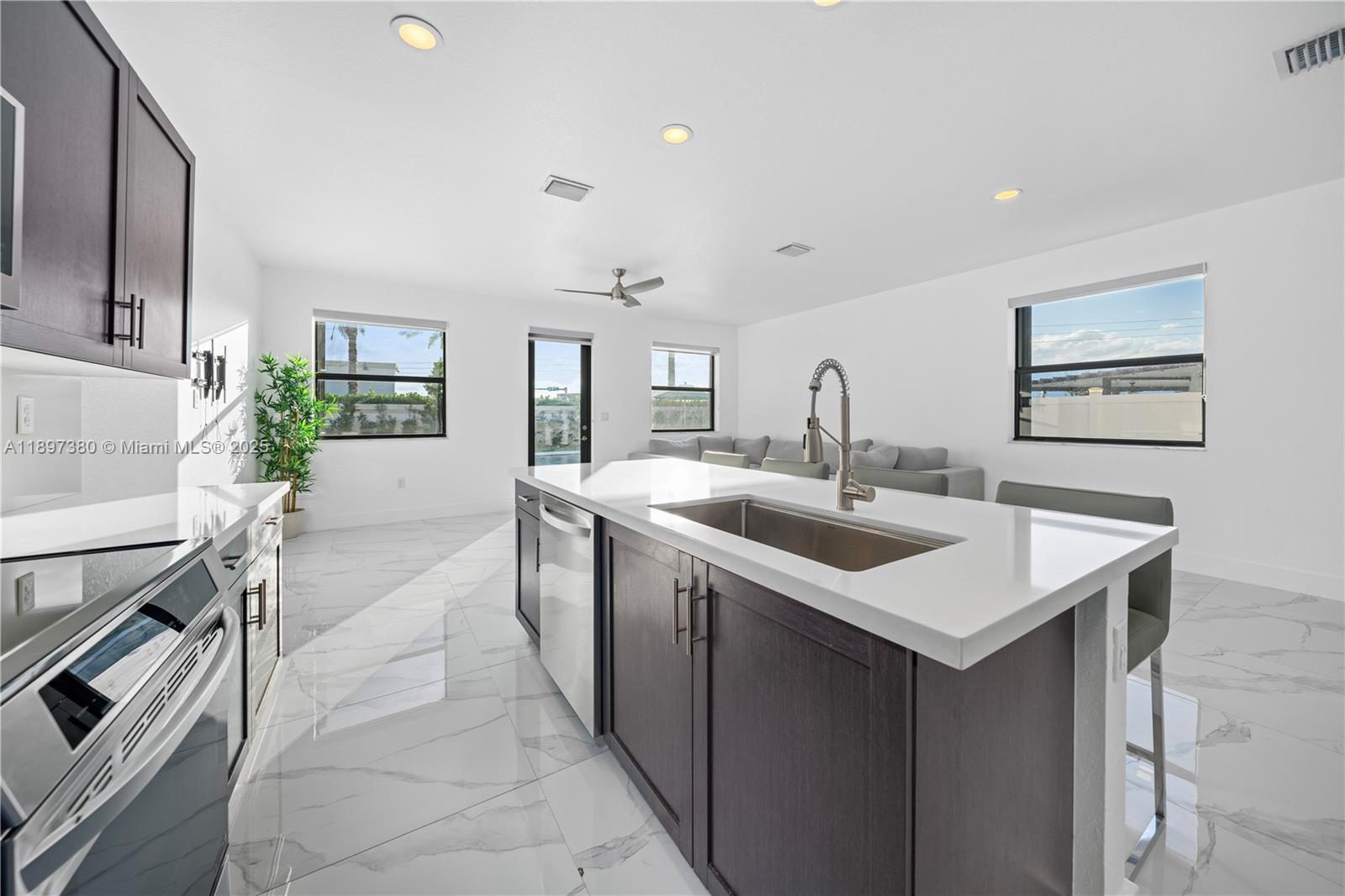 AQUABELLA NORTH - Residential