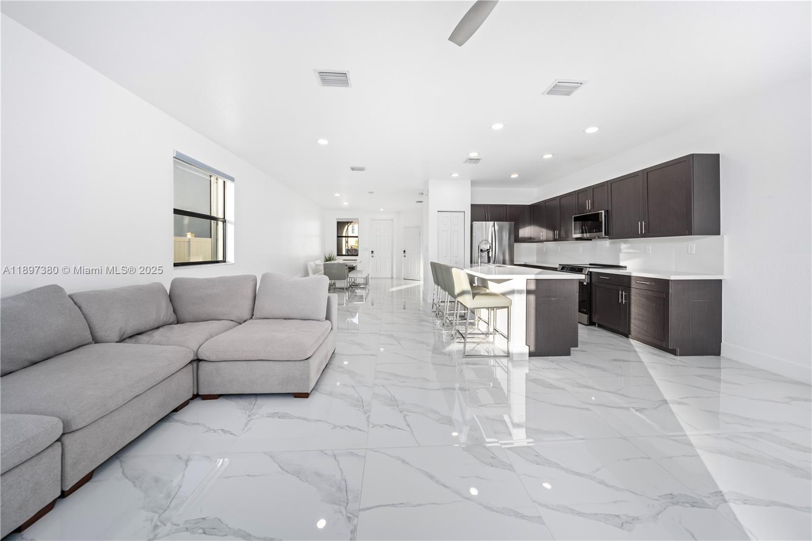 AQUABELLA NORTH - Residential