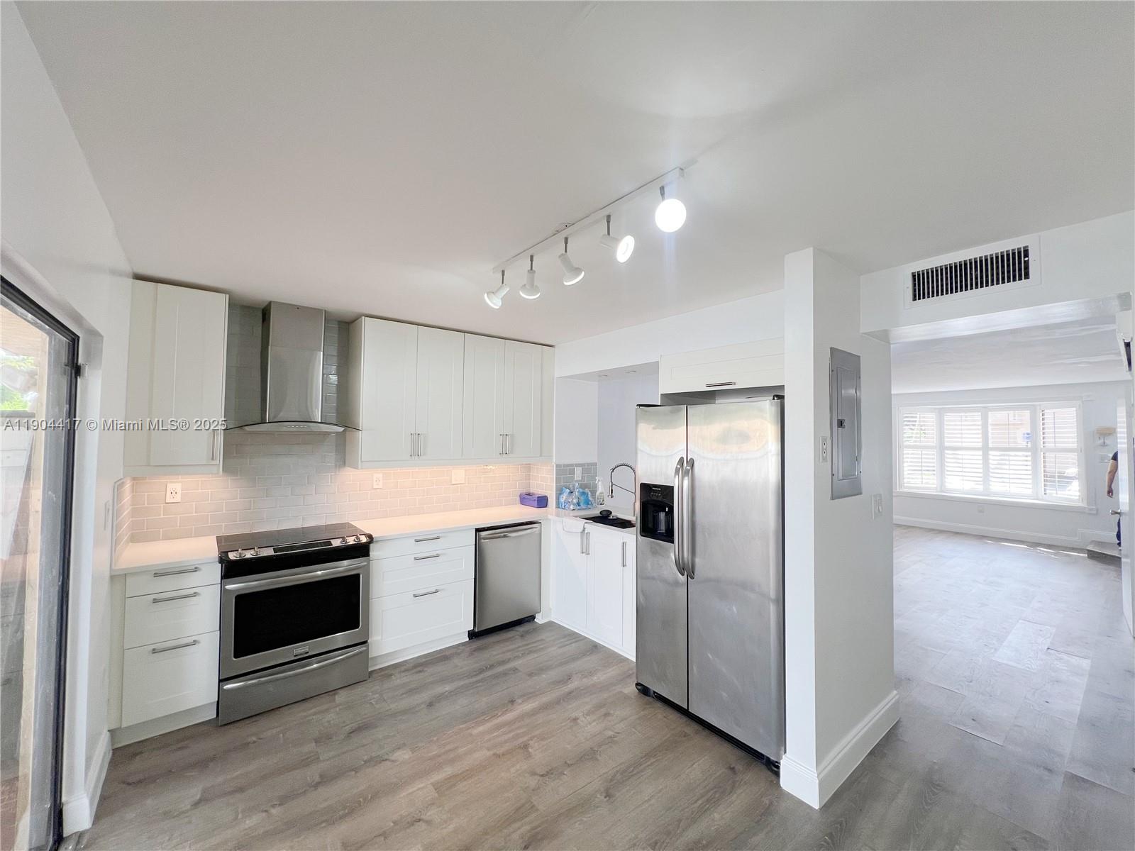 DADELAND COVE SEC 2 - Residential