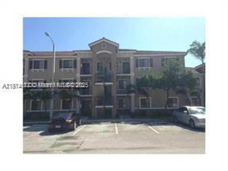 GORGEOUS CONDO IN SOUGHT-AFTER ISLES OF BAYSHORE COMMUNITY. 3 BEDROOM, 2 BATHROOM WITH NEWLY INSTALLED WOOD FLOORS THROUGHOUT. INCLUDES FULL ACCESS TO A BEAUTIFUL CLUBHOUSE WITH GYM AND INFINITY POOL WITH HOT TUB.