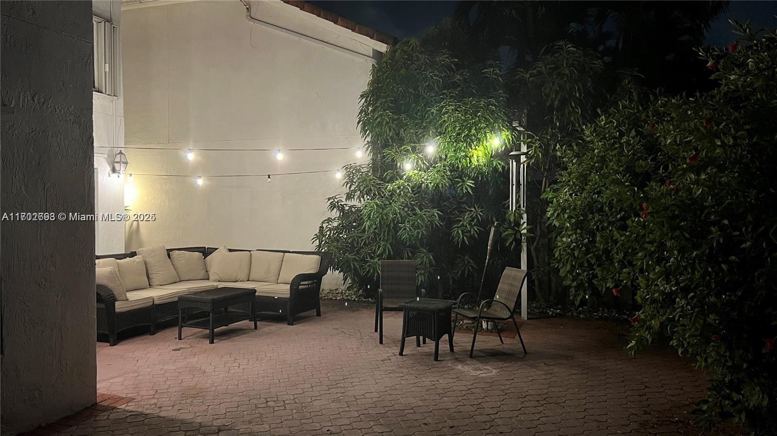 WIMBLEDON VILLAS OF VIA V - Residential
