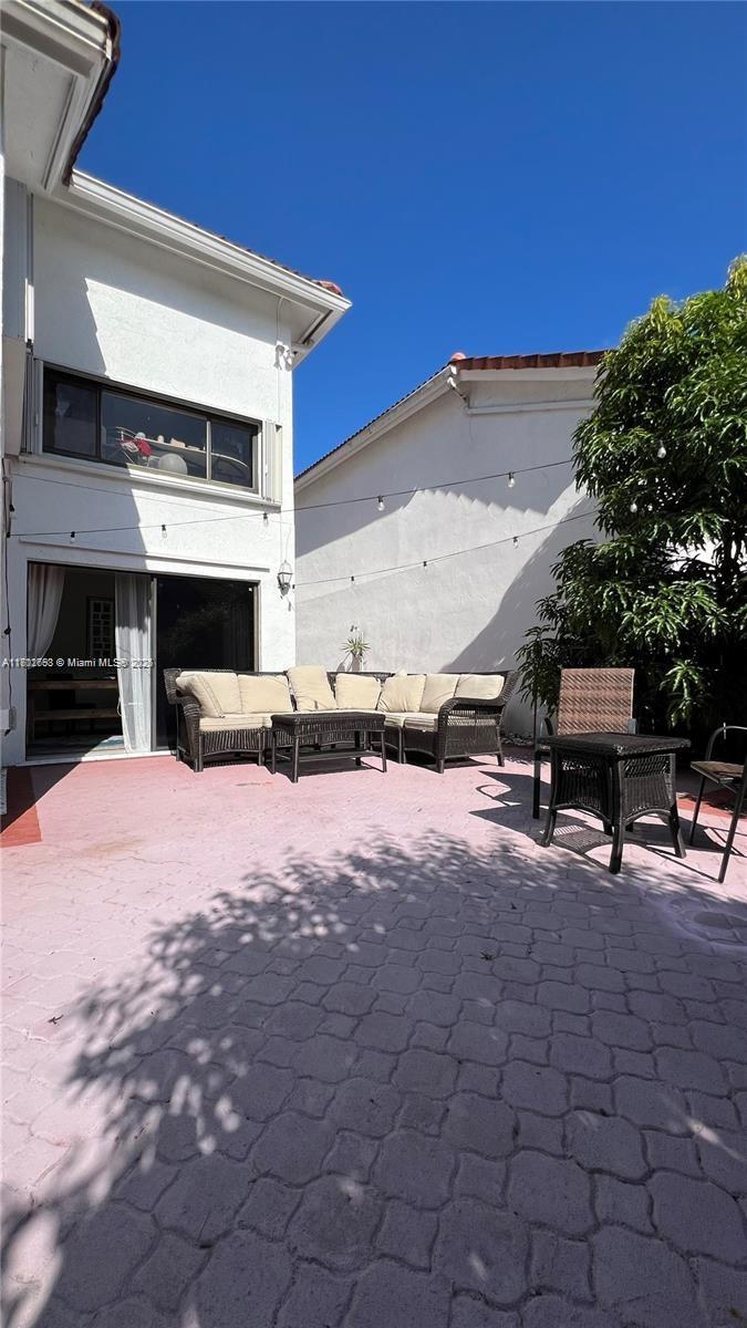 WIMBLEDON VILLAS OF VIA V - Residential