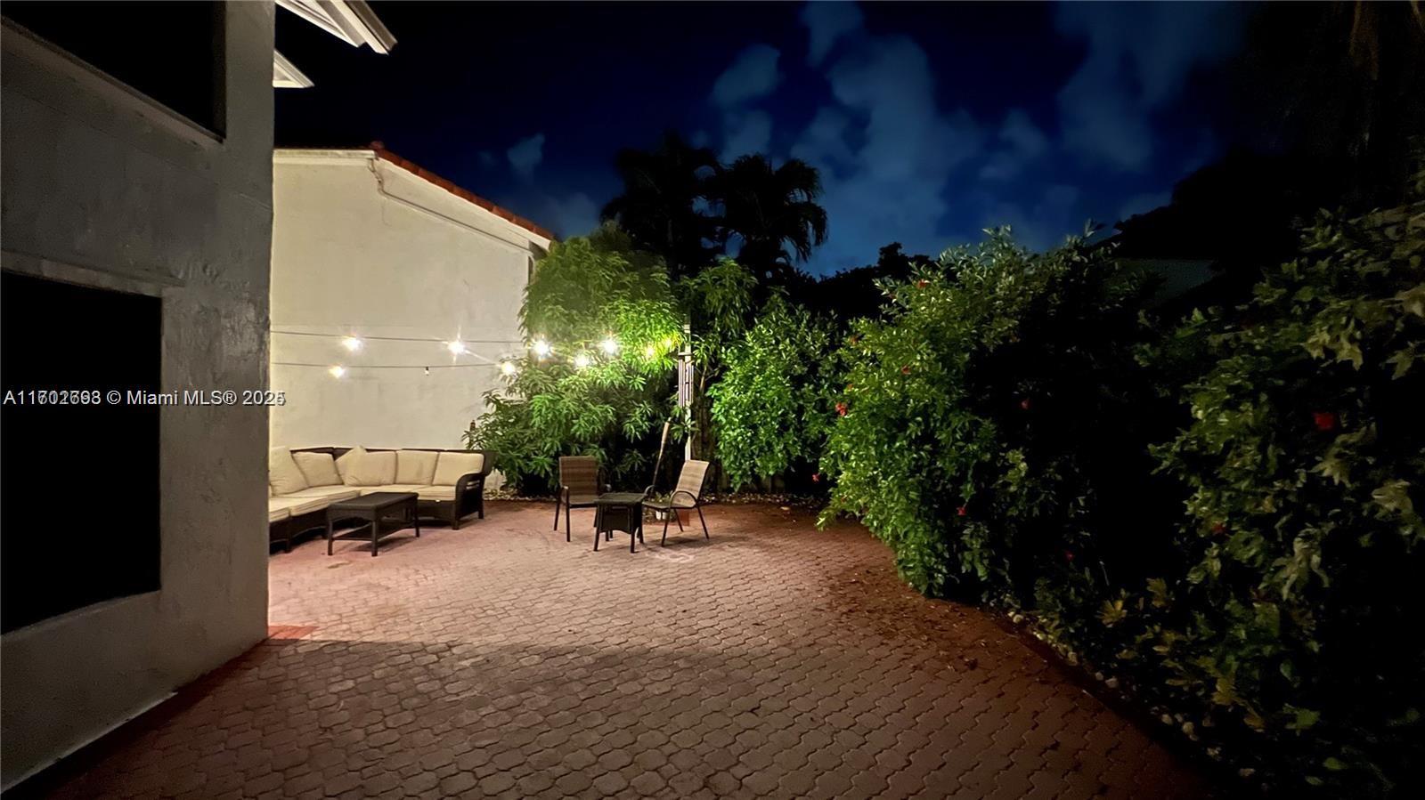 WIMBLEDON VILLAS OF VIA V - Residential