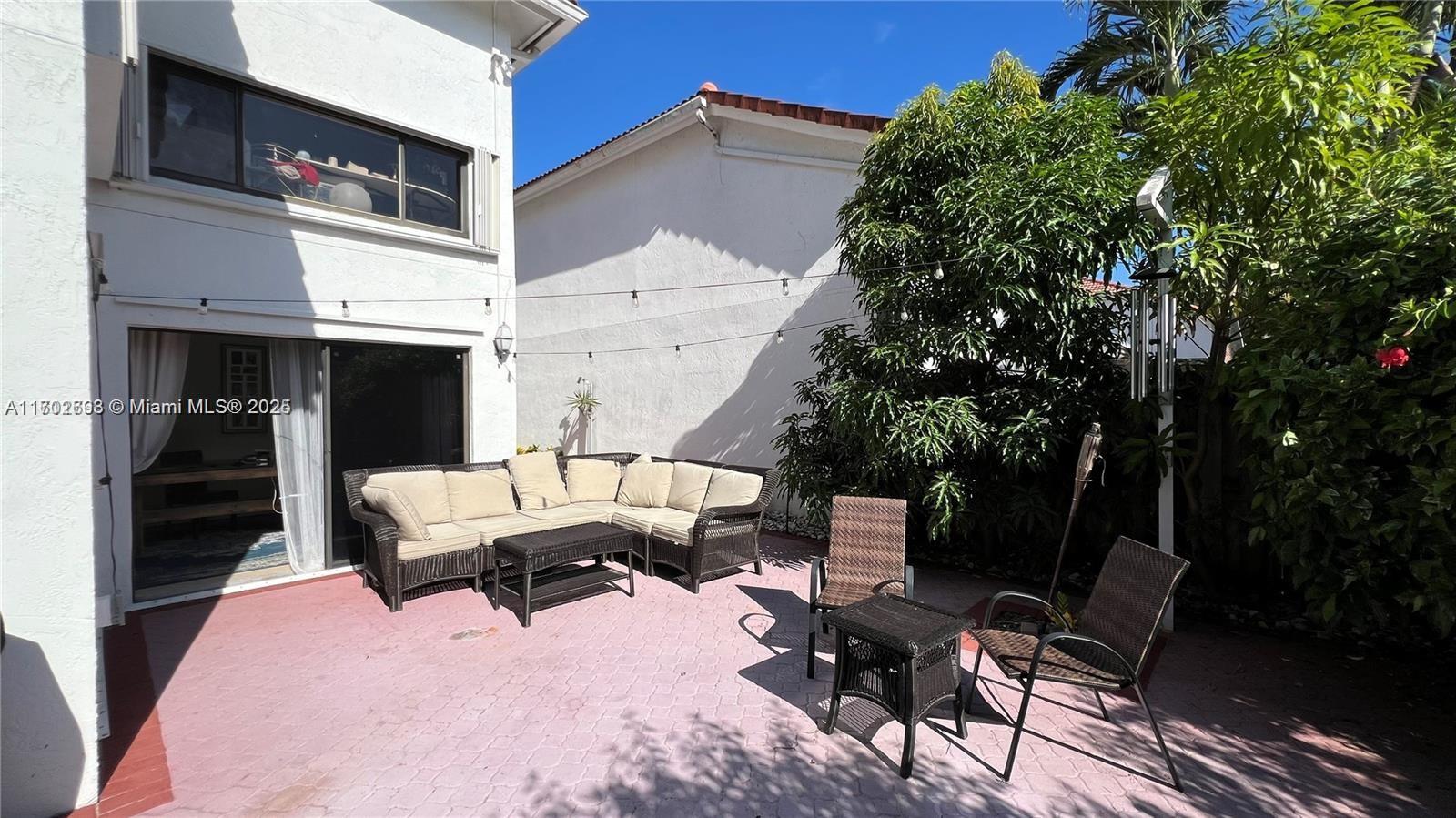 WIMBLEDON VILLAS OF VIA V - Residential