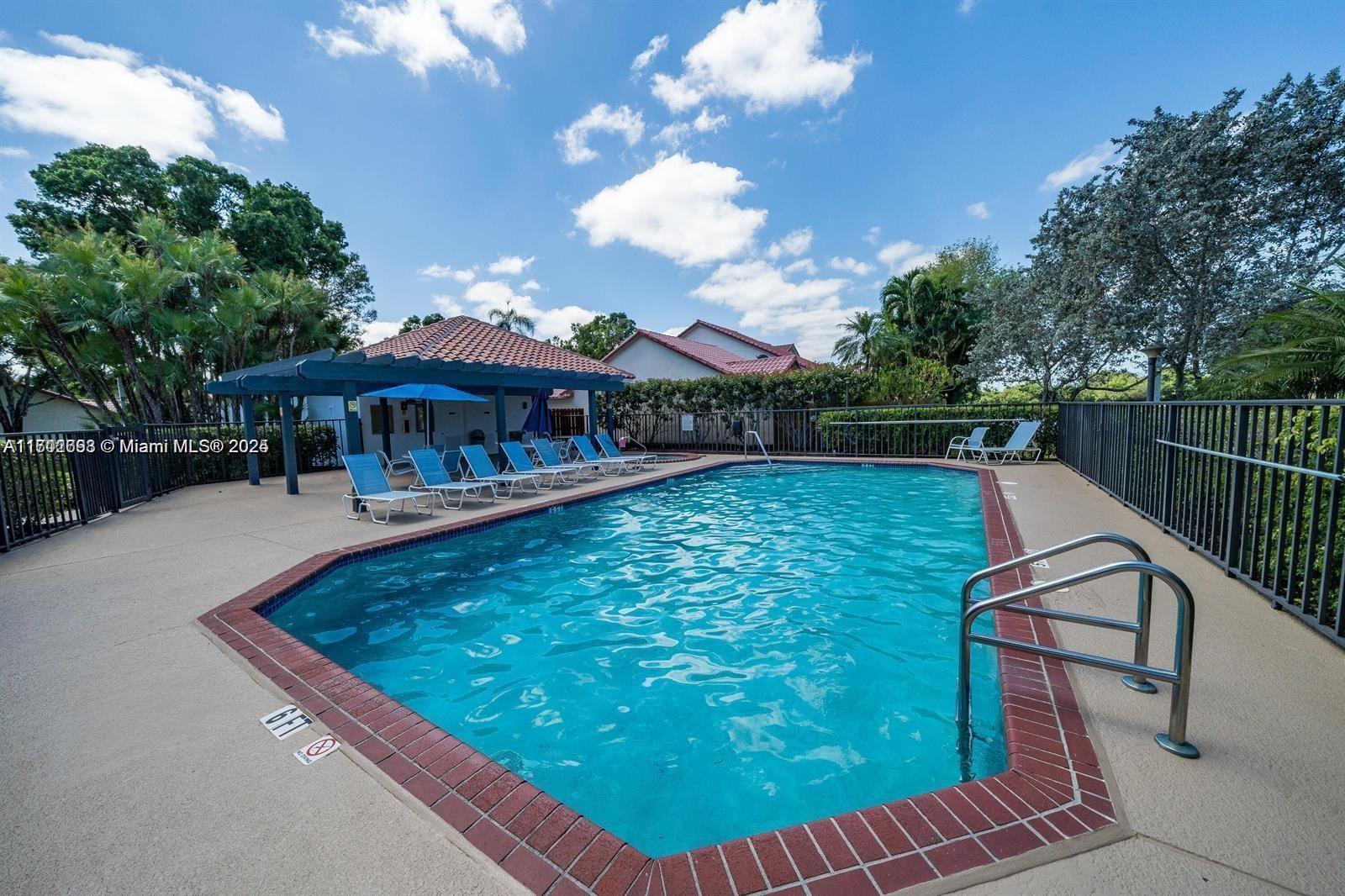 WIMBLEDON VILLAS OF VIA V - Residential