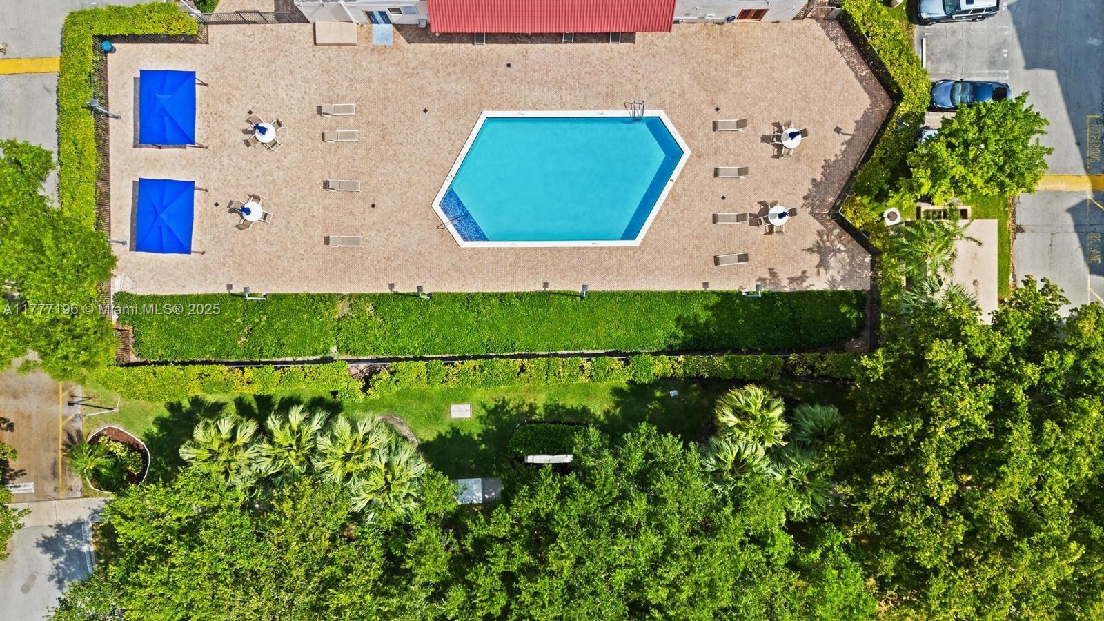 BRAVURA I CONDO - Residential