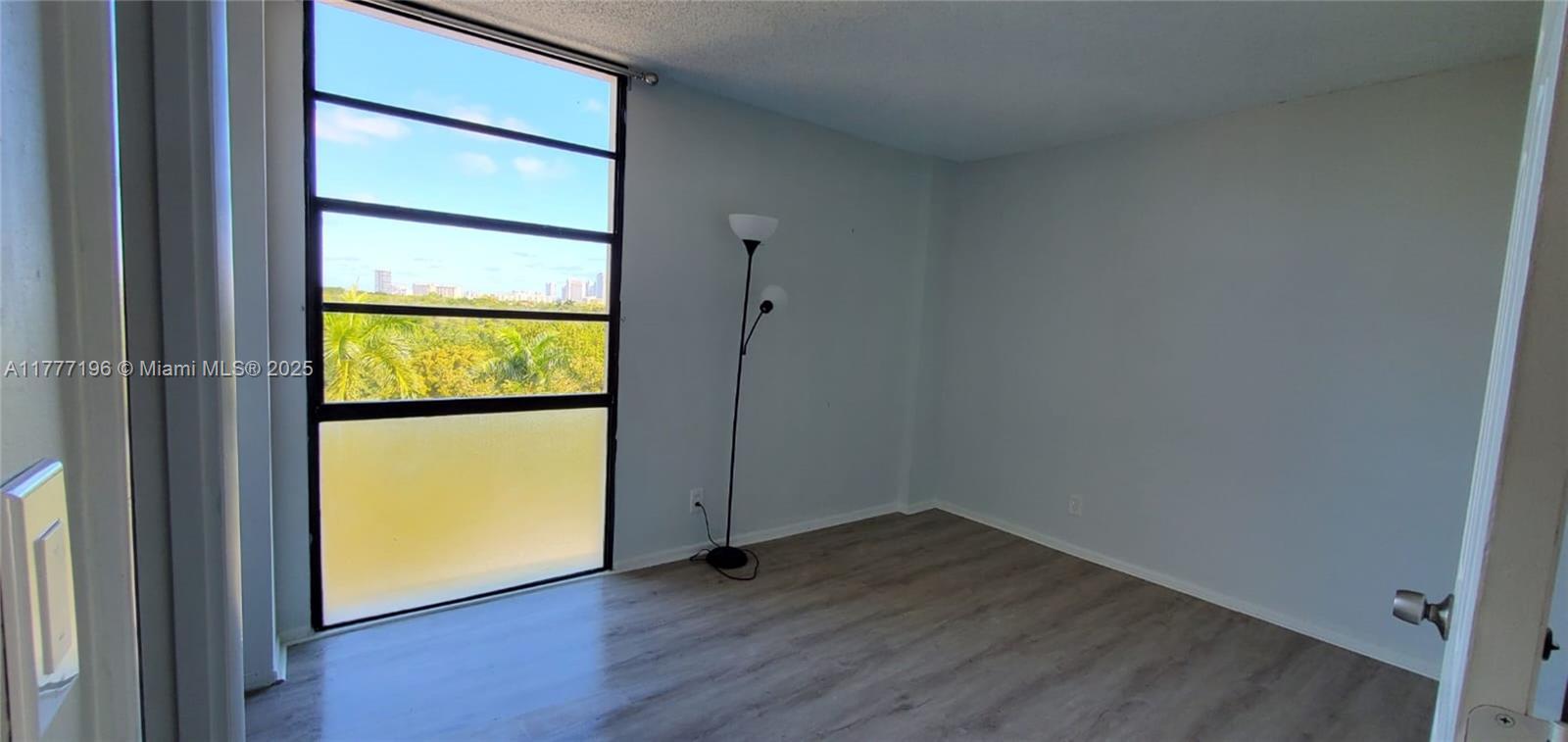 BRAVURA I CONDO - Residential