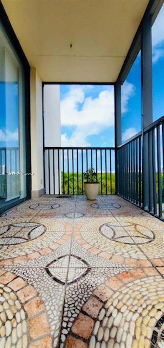BRAVURA I CONDO - Residential