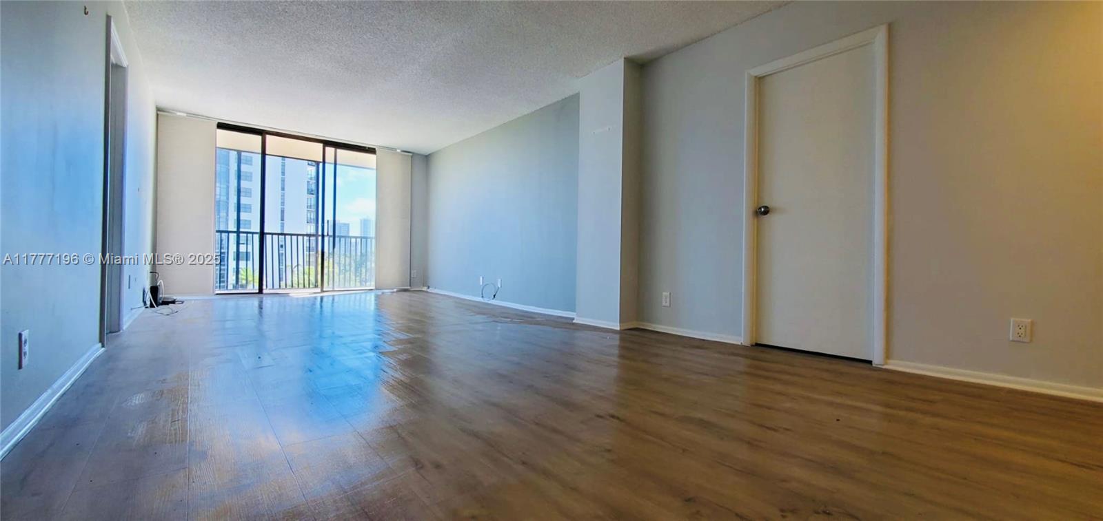 BRAVURA I CONDO - Residential