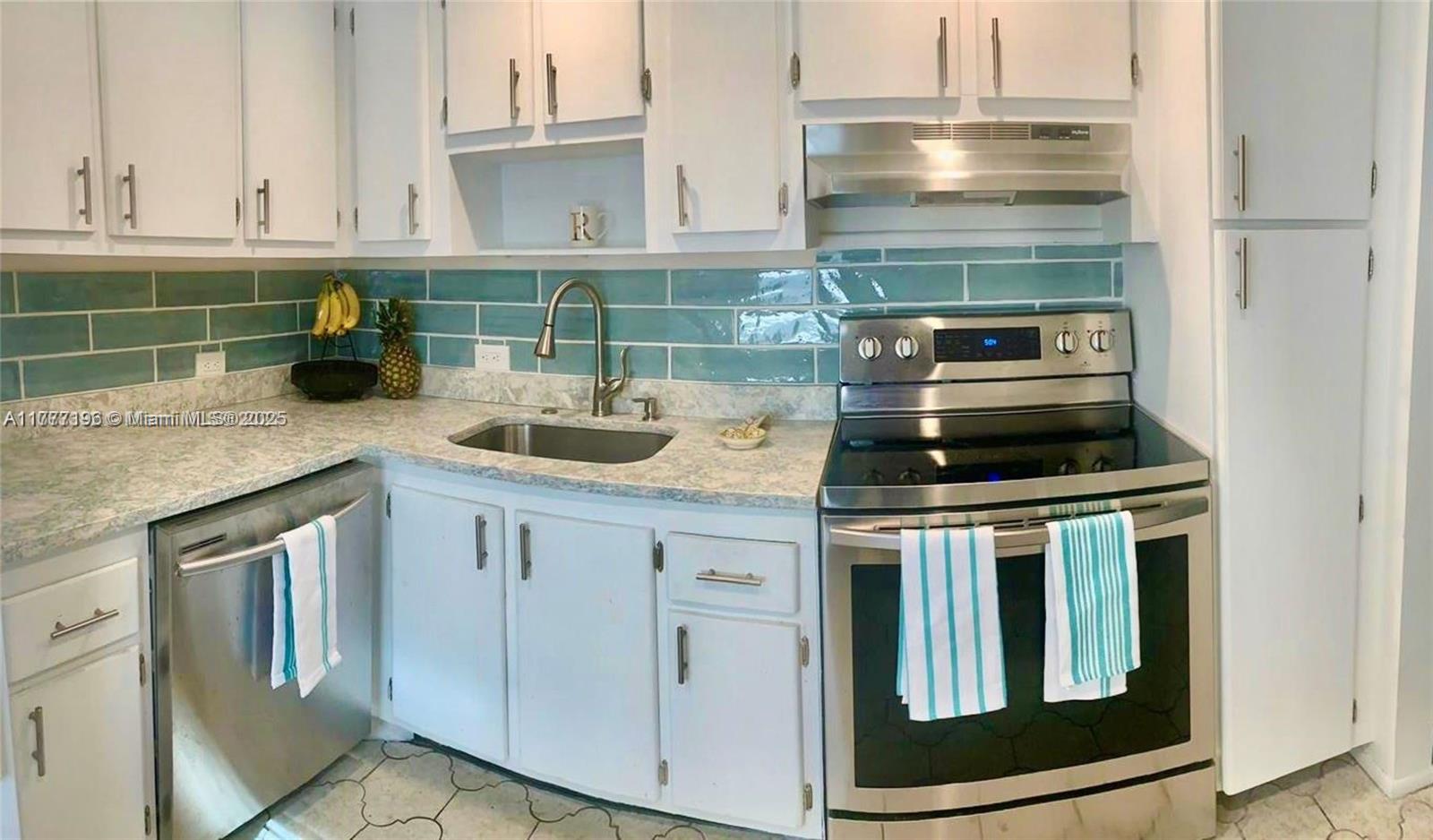 BRAVURA I CONDO - Residential