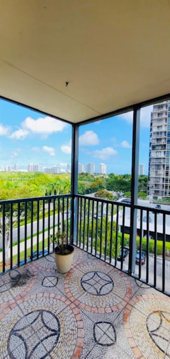 BRAVURA I CONDO - Residential