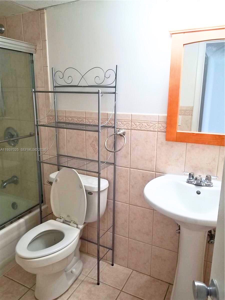 BREAKWATERS OF THE PALM B - Residential