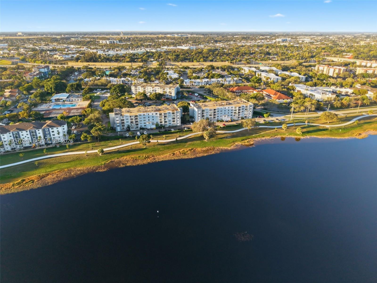 BREAKWATERS OF THE PALM B - Residential