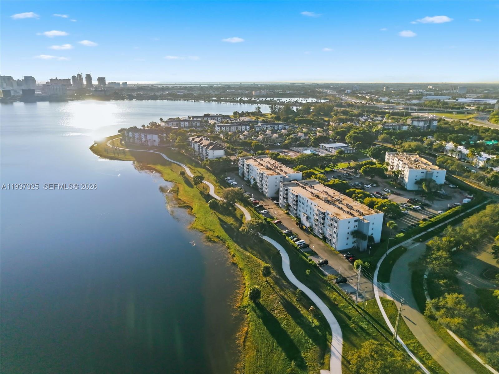 BREAKWATERS OF THE PALM B - Residential