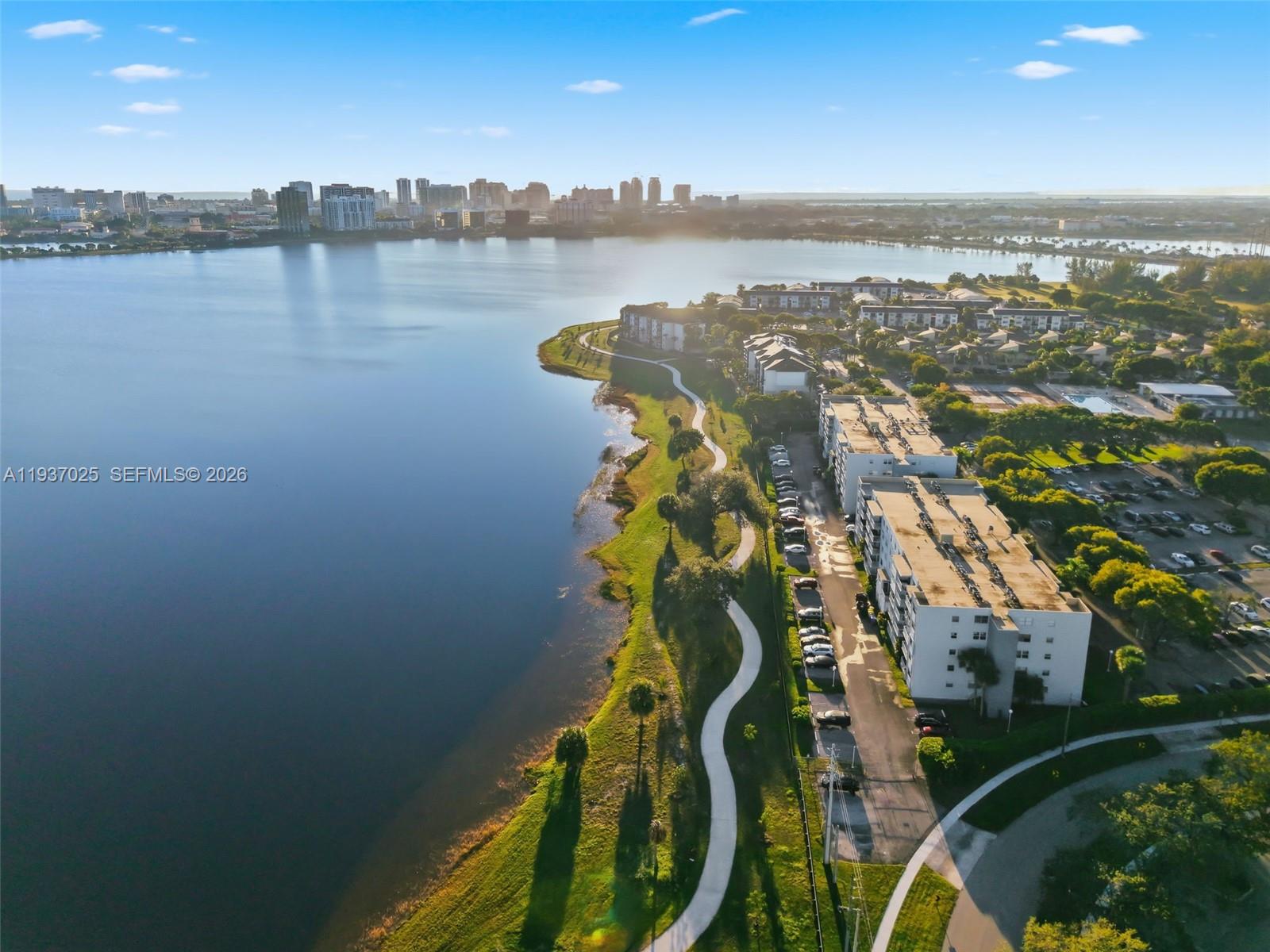 BREAKWATERS OF THE PALM B - Residential