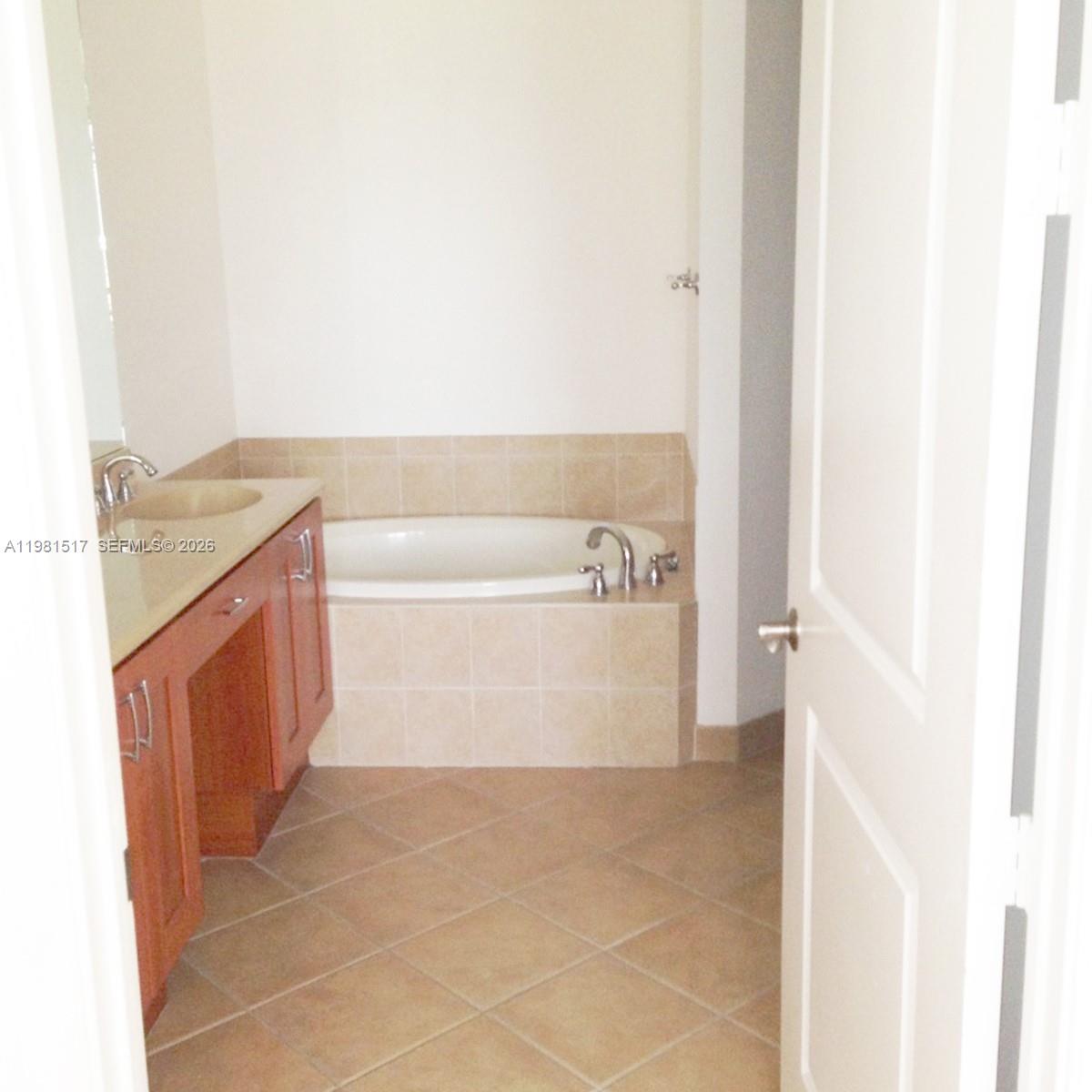 VILLA FLORA CONDO - Residential