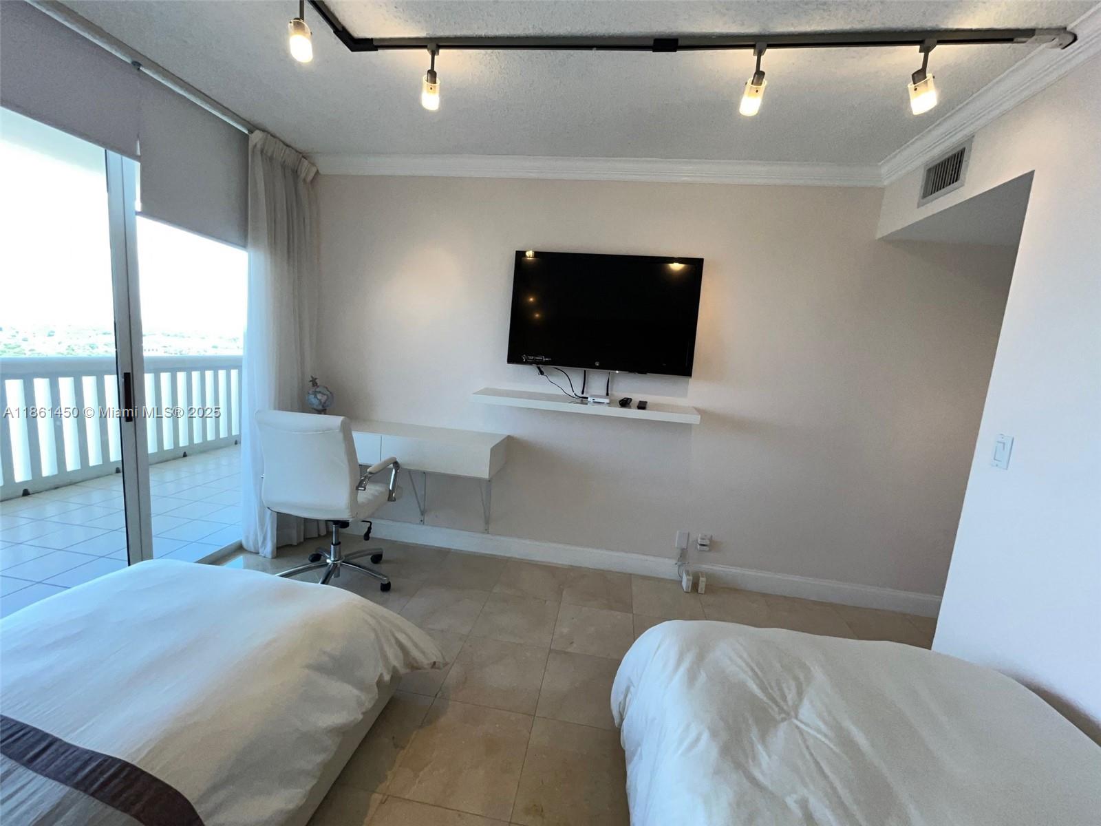 1000 ISL BLVD WILLIAMS IS - Residential Lease