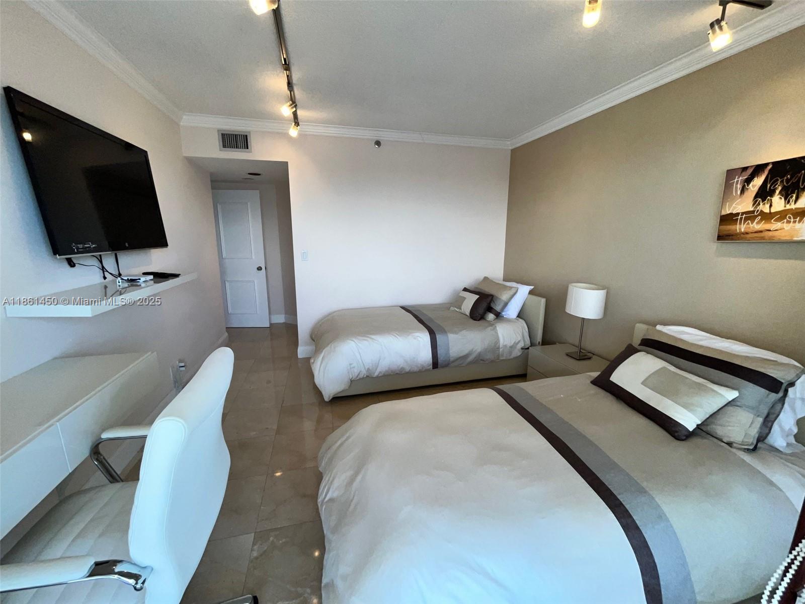 1000 ISL BLVD WILLIAMS IS - Residential Lease